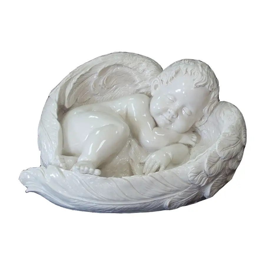 Младенец в крыльях